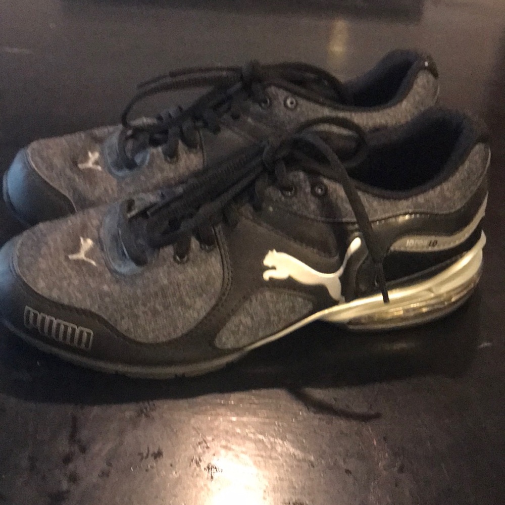 New 8.5 Gray / Black Puma Athletic Shoes 👟❤️